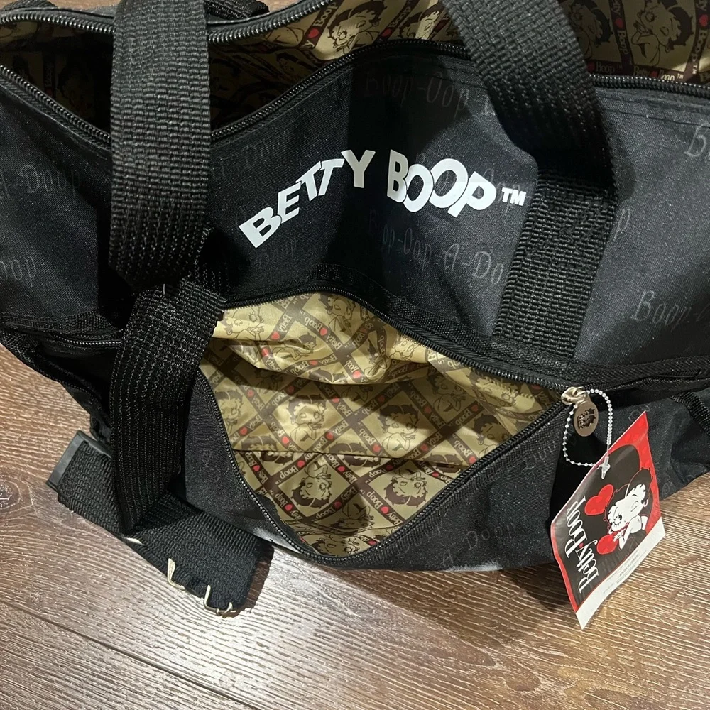 NWT Betty boop duffle bag / weekender travel bag black and white - Picture 13 of 14